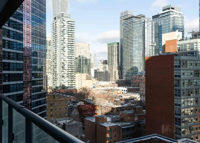 Condo Downtown 2 Beds Near Uoft
